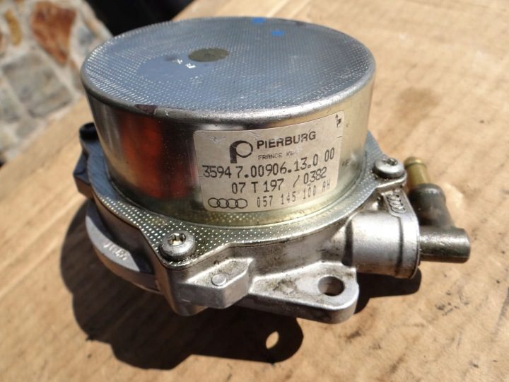 Насос Вакуумный 057145100AH Audi A4 A5 Q5 Q7, фото 4
