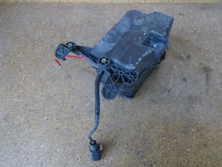 Audi Q3 8U рестайлинг 15-18 основание кожух аккумулятора 8U0915333 8U0915443, фото 6