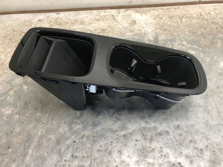 ПОДСТАКАННИК ТОННЕЛЯ VW ID3 ID.3 10A863475B 10A947145B, фото 2