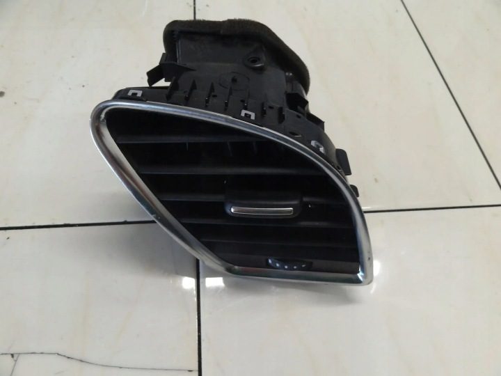 AUDI A4 B8 2009 РЕШЕТКИ ОБДУВА ПАНЕЛИ КОНСОЛИ 8T1820902B 8T1820951B, фото 3