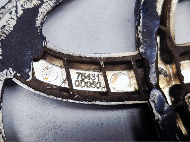 TOYOTA YARIS 2 II ЗНАЧОК ЭМБЛЕМА НА КРЫШКУ 754310D050, фото 4