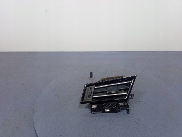VW Passat B8 решетки обдува левые 3G1819701E, фото 1