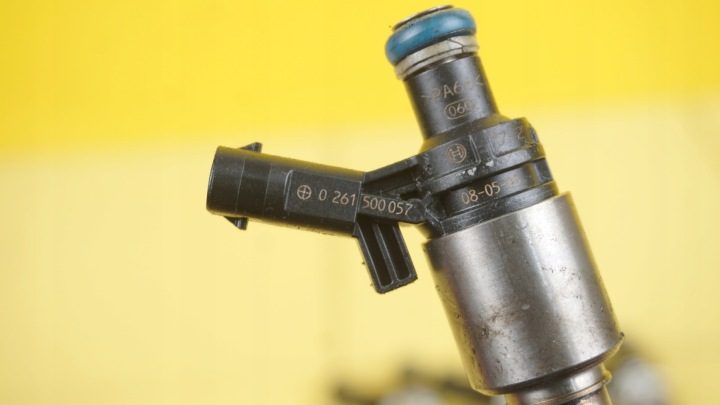 AUDI A4 B8 1.8 TFSI 08 г. 120 л.с. CAB форсунка 06H906036F 0261500057, фото 3