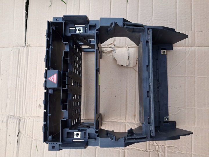 AUDI A4 B6 B7 РАМКА НАВИГАЦИИ МАГНИТОЛЫ 2 DIN КОРЗИНА КРОНШТЕЙН КОРПУС 8E0858005F, фото 1