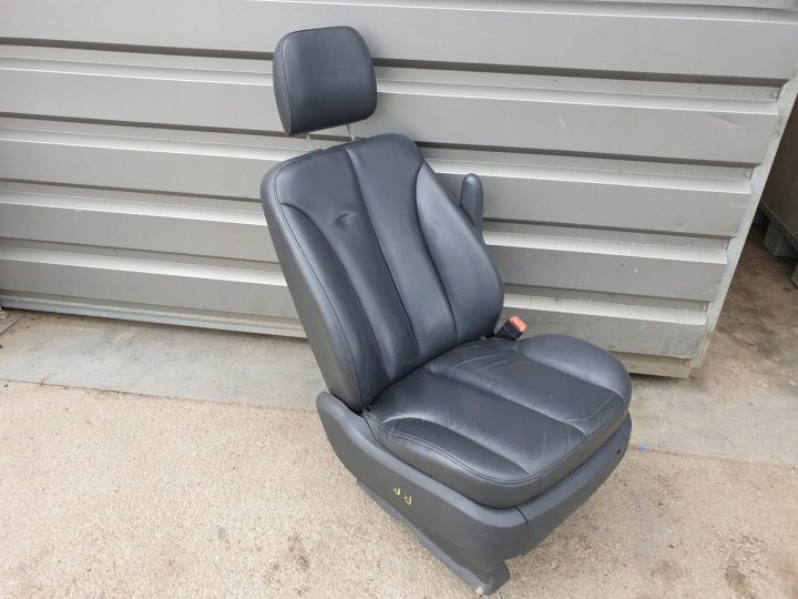 Сиденье пассажира правое переднее Chrysler Pacifica, фото 2