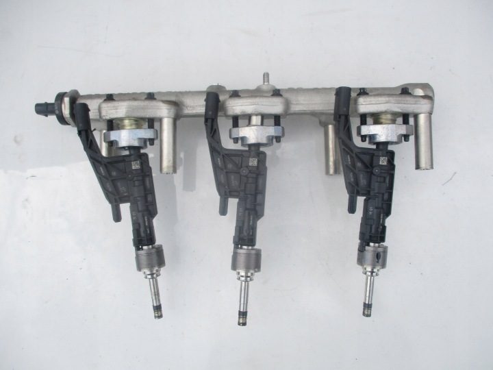 Топливная рампа форсунка Mini ONE Cooper F56 F55 BMW X1 X2 F45 F46 1.5 турбо, фото 1