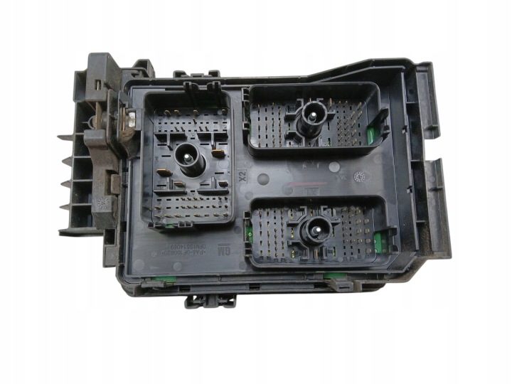 Блок предохранителей Opel Astra K V 39040849, фото 2