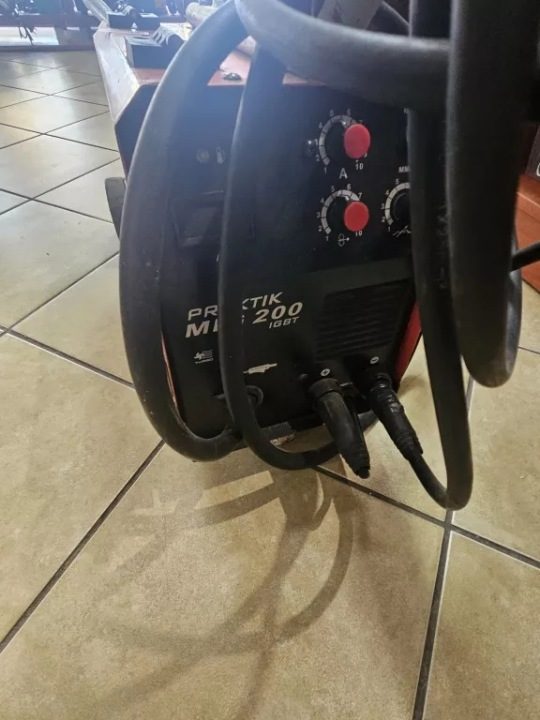 Сварочный аппарат полуавтомат Praktik MIG 211 200A MMA ИДЕАЛЬНЫЙ, фото 1