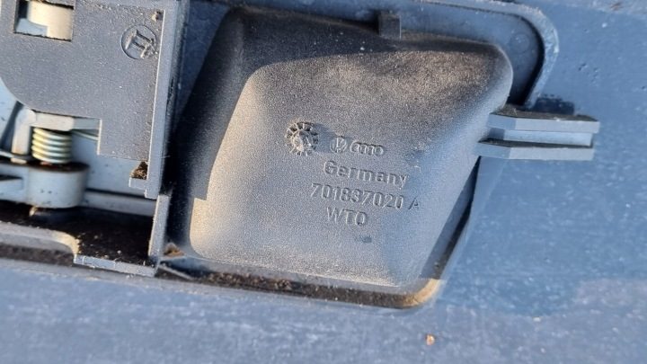 VW T4 ручка двери правая передняя внутренняя пассажира 701837020A 1, фото 3