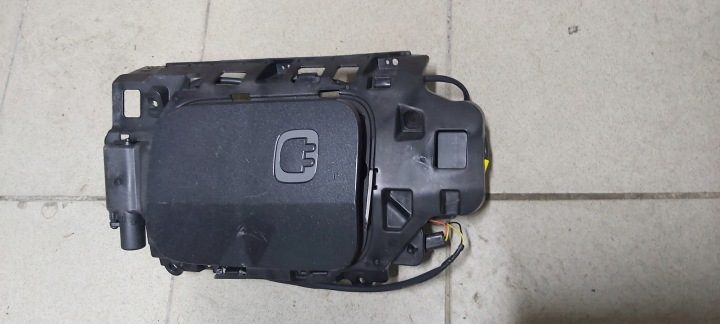 Лючок разъем зарядки Kia E-Soul EV II 2 19- 863C0-J2000, фото 2