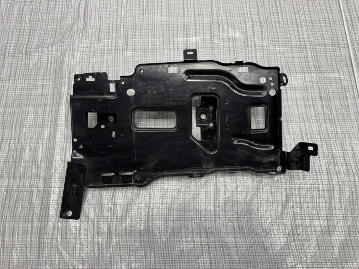 Площадка аккумулятора Citroen DS7 Crossback 9815288580, фото 1