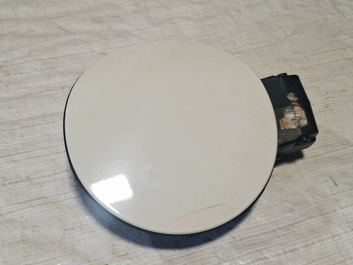 Лючок горловины бензобака VW Golf V 5 1K0 хэтчбек белый 1K6809857 1K0010644P, фото 1