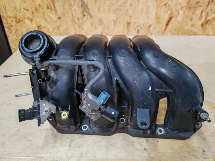 Впускной коллектор 1.6 Valvematic 1028189s01 Toyota Auris I 09-12, фото 1