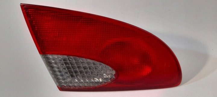 Левый фонарь крышки багажника TOYOTA AVENSIS (_T22_) 23300102 2.0L дизель 81 кВт, фото 1