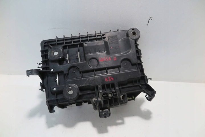 Площадка аккумулятора Opel OE 13235642, фото 1