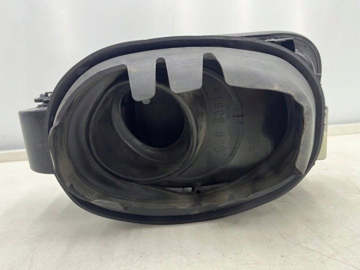 Лючок горловины бензобака BMW 5 G30 M5 F90 СЕДАН 17-20r. НЕ PRZEBITA 738793, фото 10