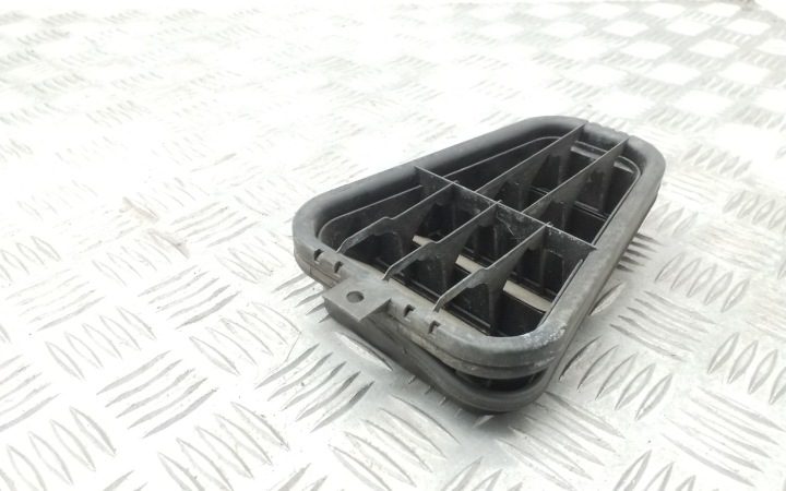 2009 Seat Exeo (3R) Решетка вентиляционная 8E0819181, фото 4