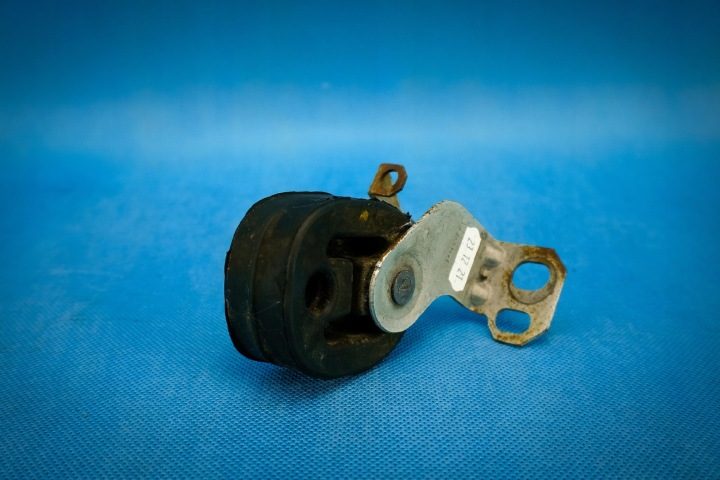 Кронштейн выхлопной трубы Audi A4 8K A5 8T Q5 8R 8K0253144F, фото 2