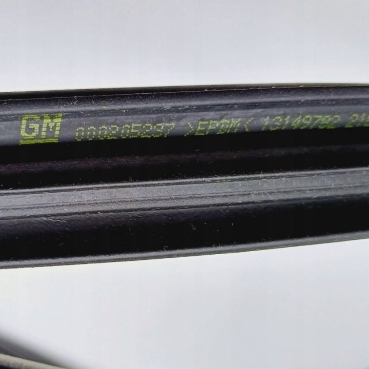 УПЛОТНИТЕЛЬ КУЗОВНОЙ ПРАВЫЙ ЗАДНИЙ OPEL VECTRA C 5D ХЭТЧБЕК 000205237 NR135, фото 3
