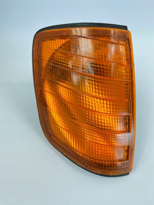 ПОВОРОТНИК ПРАВЫЙ ПЕРЕДНИЙ MERCEDES W124 HELLA ОРАНЖЕВЫЙ, фото 1