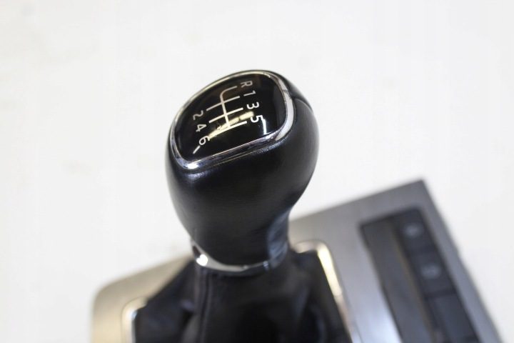 Skoda Octavia III ручка чехол 5E1863212K, фото 3