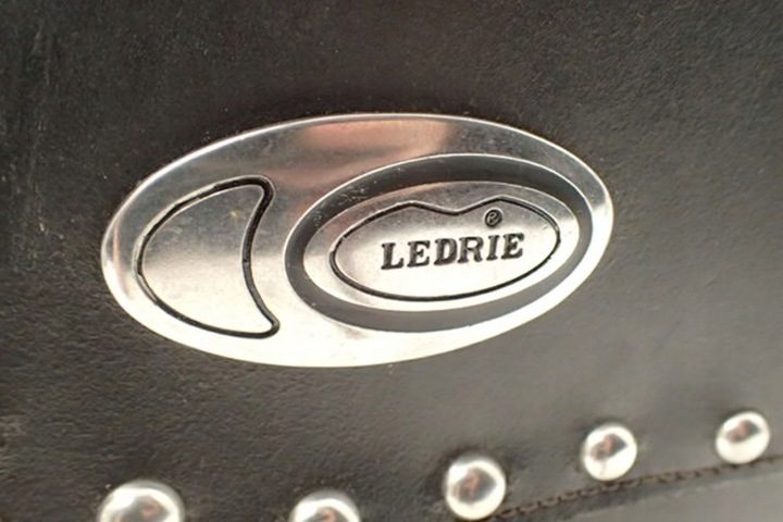Suzuki VZR 1800 м Intruder Сумка боковая бардачок Ledrie, фото 4