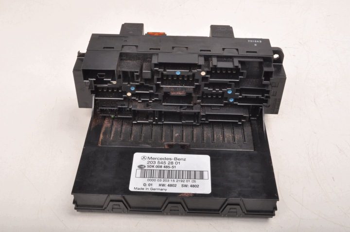 Блок предохранителей Mercedes W203 1.8 2035452801, фото 2