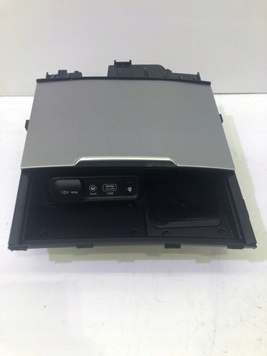 KIA STINGER БЕСПРОВОДНАЯ ЗАРЯДКА USB AUX 84680-J5600, фото 1