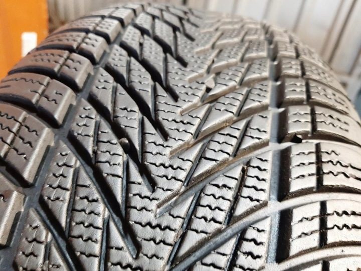 Шина зимняя Goodyear UltraGrip Performance 3 225/55R17 97 H сцепление на снегу (3PMSF), защита диска, фото 5