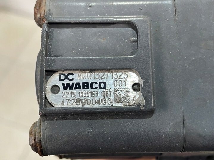 Клапан пневмоподвески ECAS Mercedes Actros MP 4 A0013271325, фото 6