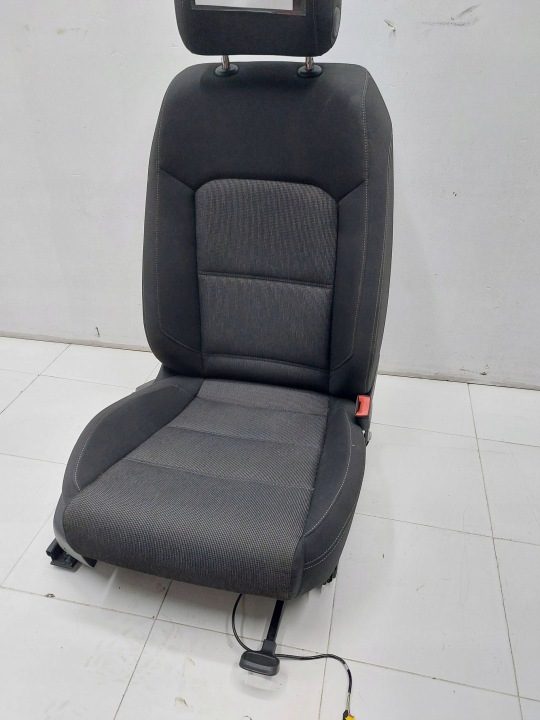 VW Passat B8 14-19 сиденье правое с подогревом Ergo Comfort европа в сборе, фото 2