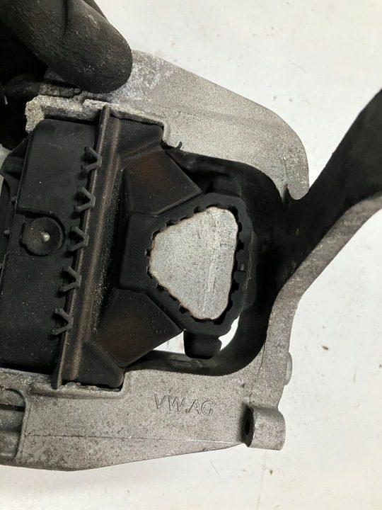 Подушка двигателя крепление 1.6 TDI Seat Leon 3 III 5F 5Q0199262BH, фото 2