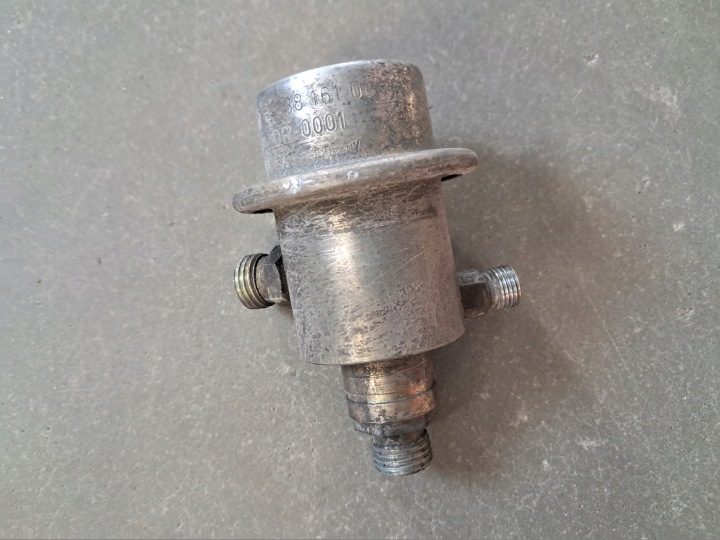 РЕГУЛЯТОР ТОПЛИВА MERCEDES W124 W201 W126 107SL 0438161001, фото 1