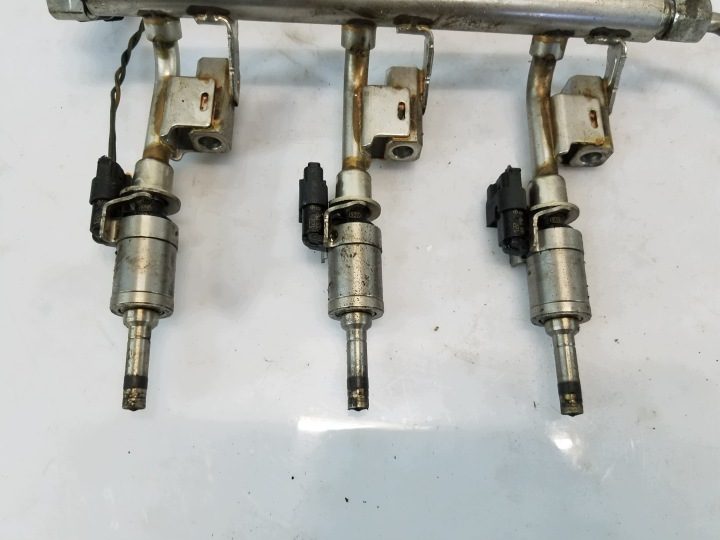 ТОПЛИВНАЯ ФОРСУНКА FORD FOCUS MK3 1.0 ECOBOOST DM5G-9F593-AA, фото 2
