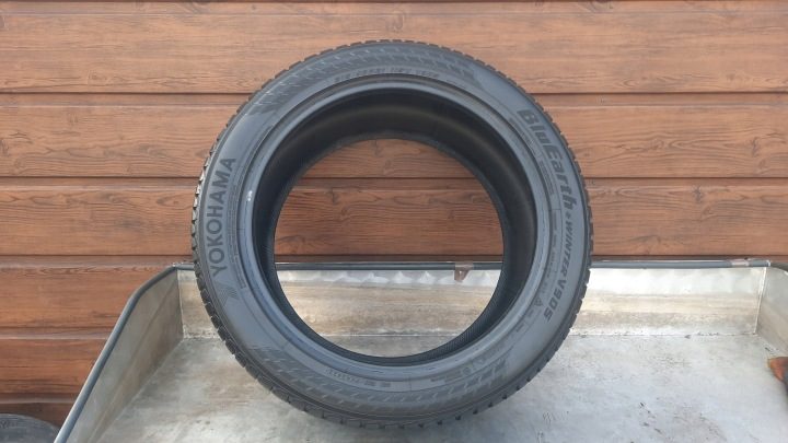 Шина зимняя Yokohama BluEarth Winter V905 315/40R21 115 В усилитель (XL), фото 4