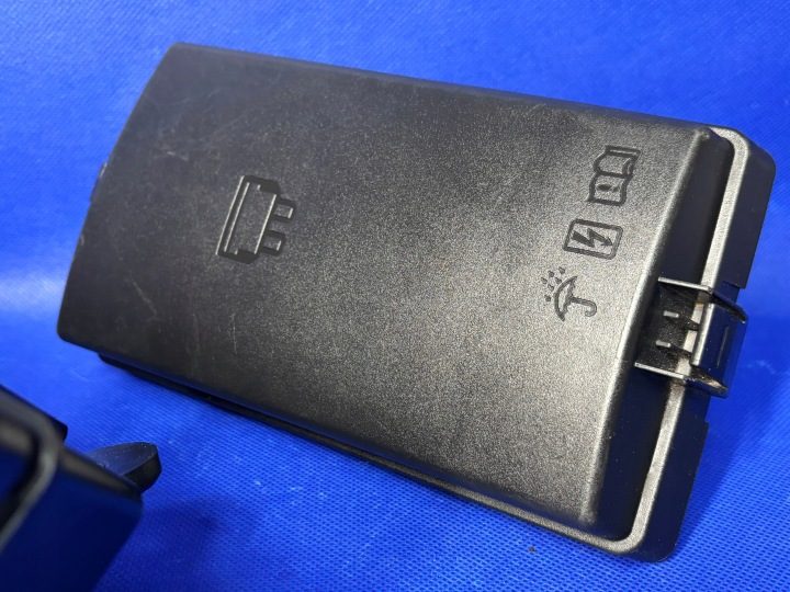 Блок корпус блока предохранителей оригинал Audi A3 8V 5Q0907361C OEM, фото 3