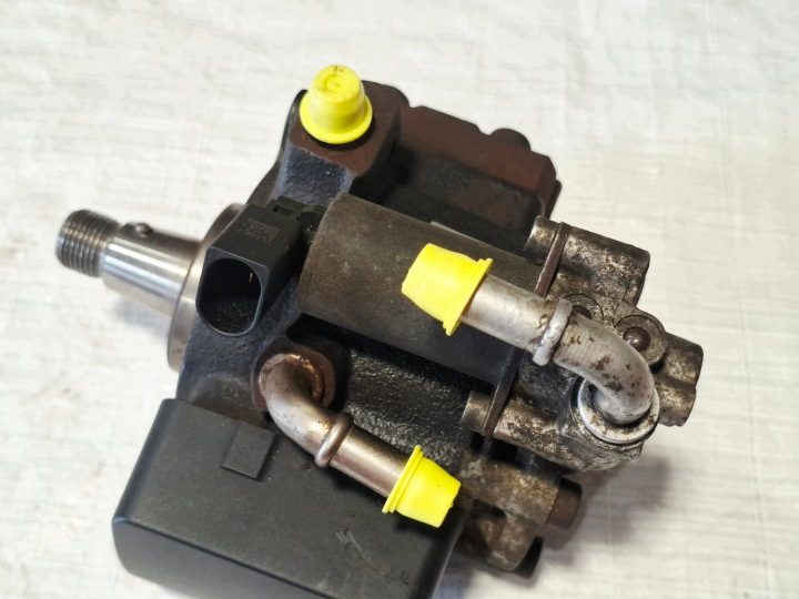 ТНВД топлива Seat Ibiza IV 4 6J0 1.6 TDI CAY 2008-2012 03L130755E, фото 4