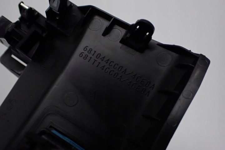 ГНЕЗДО ПОРТ USB AUX ЗАЩИТА ЕВРОПА 681044CC0A NISSAN X-TRAIL III T32 17 г., фото 3