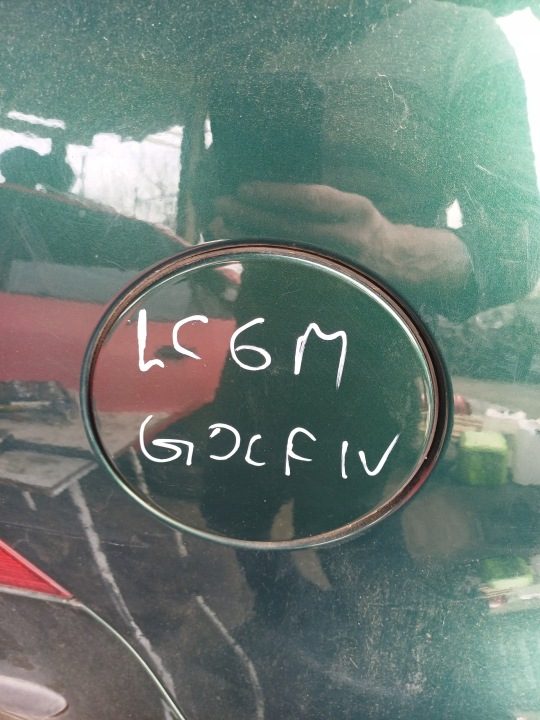 Лючок бензобака петля LC6M VW Golf IV 4 2003 г. хэтчбек, фото 1