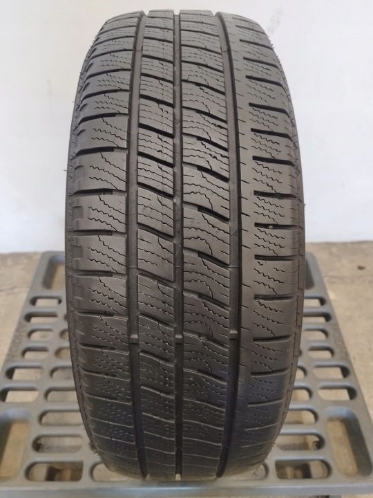 Шина всесезонная Goodyear Cargo Vector 2 215/60R17 109/107 T усилитель (C), фото 3