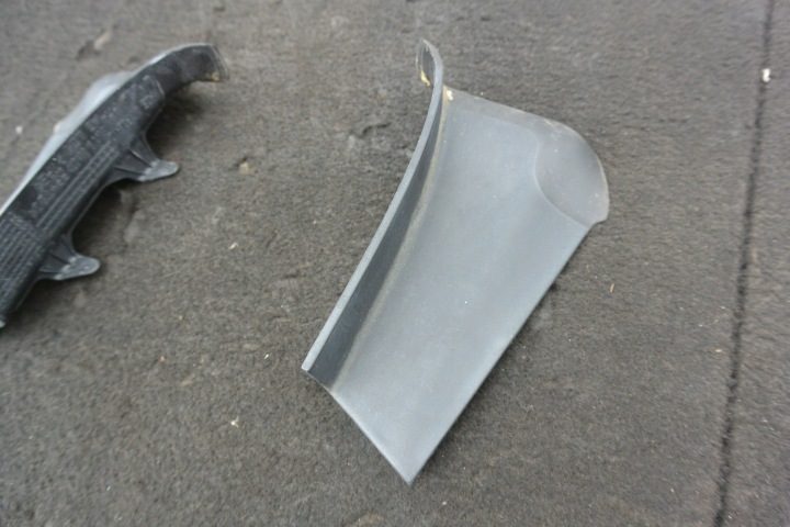 ОРИГИНАЛЬНАЯ AUDI OE ЗАЩИТА ЗАДНЕГО СВЕТА 8V5945254A, фото 2