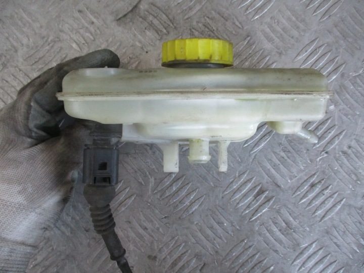 БАЧОК ТОРМОЗНОЙ ЖИДКОСТИ AUDI A4 B7 1.9D 04-08 R, фото 5