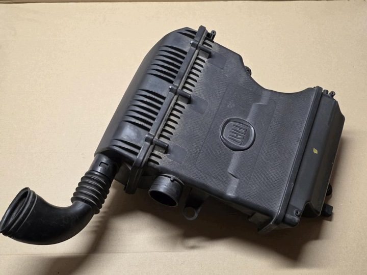 КОРПУС ВОЗДУШНОГО ФИЛЬТРА FIAT BRAVO 2 1.4 16V 90 л.с. 51804593 46783548 (31), фото 1