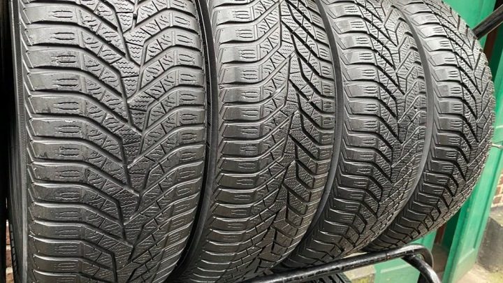 4× Шина зимняя Yokohama BluEarth Winter V905 225/65R17 102 H сцепление на снегу (3PMSF), фото 3