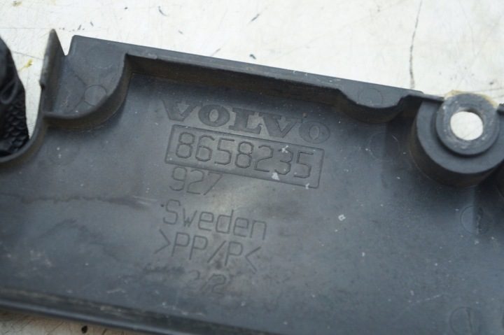 VOLVO V70 XC70 C70 S60 защита молдинга paliwowej WTRSKOWEJ OE 8658235, фото 3