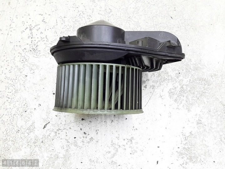 1999 Audi A4 Вентилятор моторчика вентилятора печки, фото 2