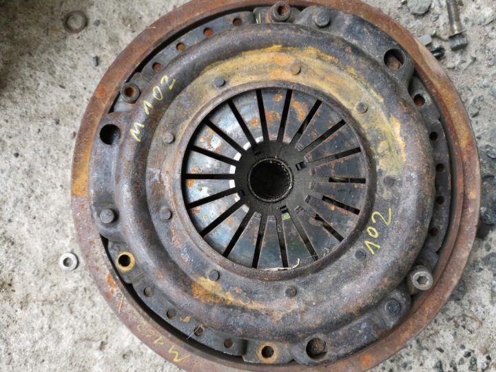Mercedes w124 сцепление корзина колесо m102 2,0b 1020321601 бензин, фото 1