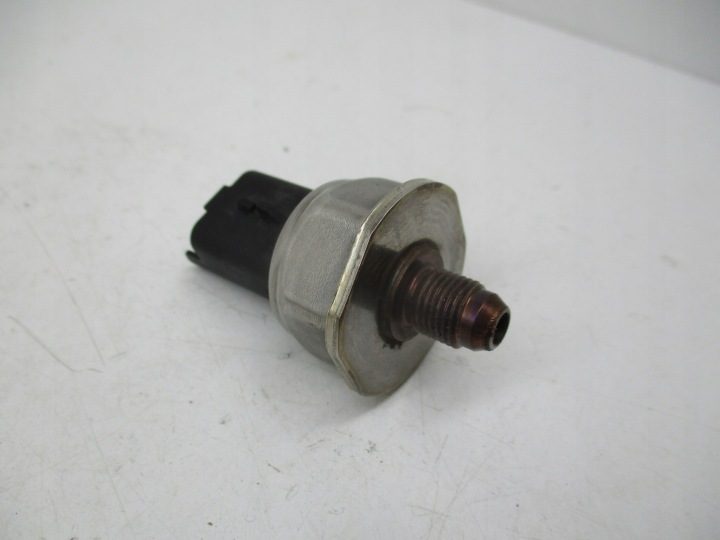 Citroen C4 B7 208 10-18 1.2 THP HN01 датчик давления топлива 9675330380, фото 2