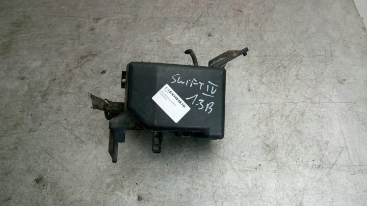 Блок предохранителей Suzuki Swift iv, фото 1