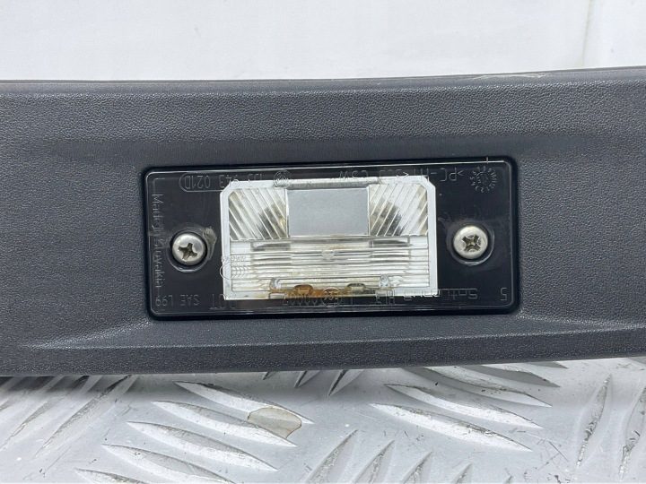2011 Volkswagen Tiguan Молдинг подсветки номера 5N0827566T, фото 2